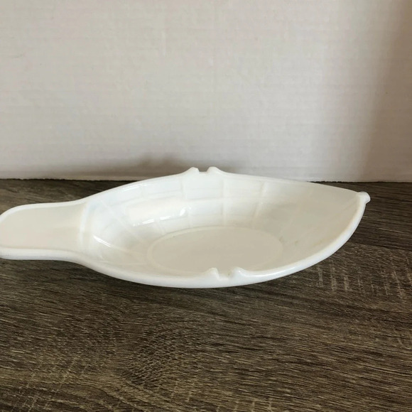 Vtg Milk Glass Pickle  Dish - Picture 2 of 9